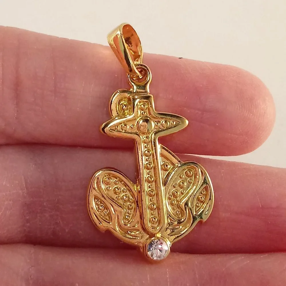 18K Yellow Gold Filled Boat Anchor Diamond Zircon Necklace Pendant Gorgeous Gift - Picture 1 of 7